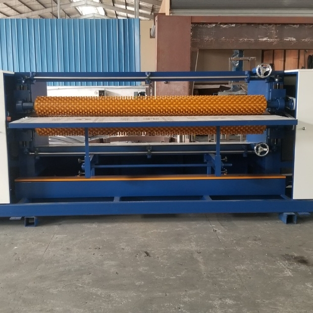 Máy lạng mút trứng